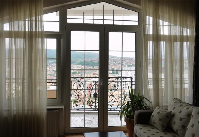 Hotel Pinocchio Pristina Rum bild